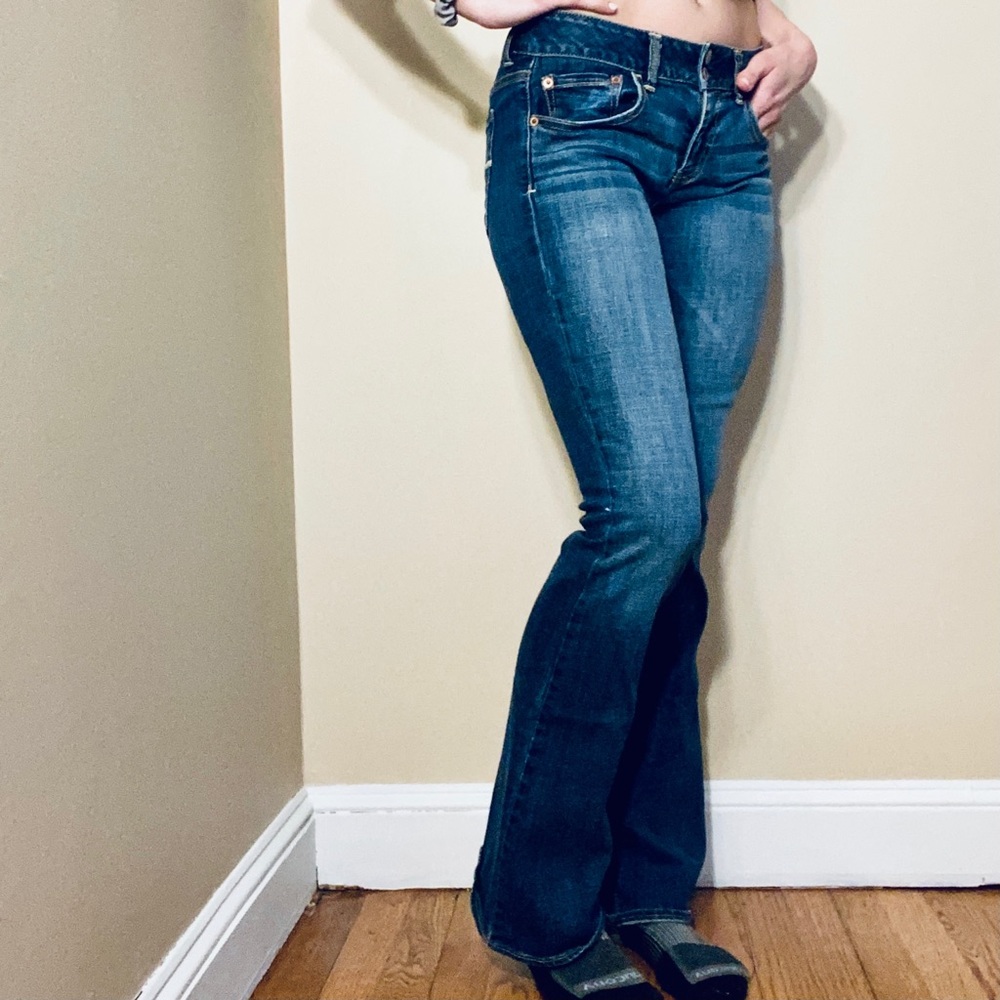 AMERICAN EAGLE Artist Flare Jean